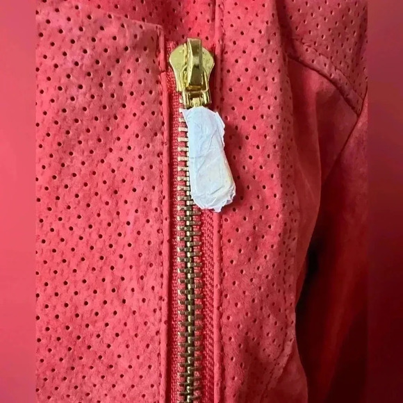 Queen Collection | apricot suede moto style womens jacket. Size: M - Picture 6 of 16